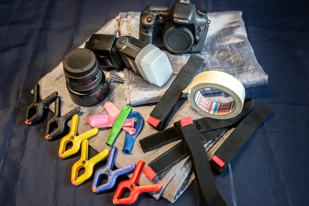 Wer selber Hobbyfotograf ist, nimmt gerne seine DSRL und ein gutes Normalteleobjektiv um Babybauch-Momente einzufangen.